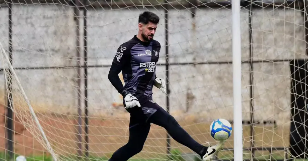 Goleiro William Arthur deixa a Ponte Preta