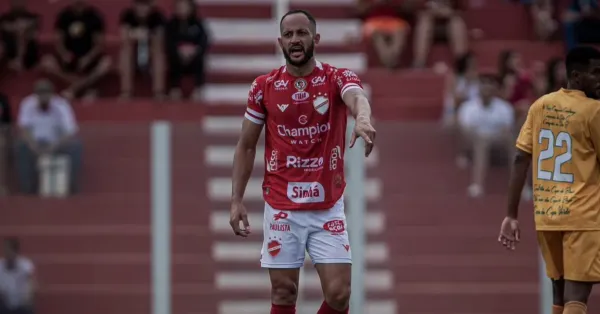 Diego Tavares Reforça a Ponte Preta: Estratégia para a Série C