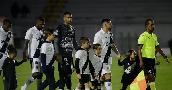 Ponte Preta: Defesa Sólida Busca Equilíbrio Ofensivo na Série C