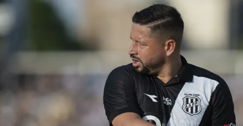 Elvis e Ponte Preta: Contrato Expirado, Renovação em Jogo