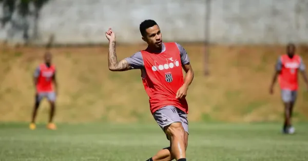 Serginho de saída? Paysandu sonda meia da Ponte Preta sob greve