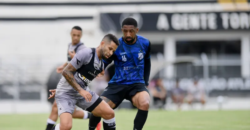 Ponte Preta enfrenta atrasos salariais e desafios na base, afetando o desempenho em campo.